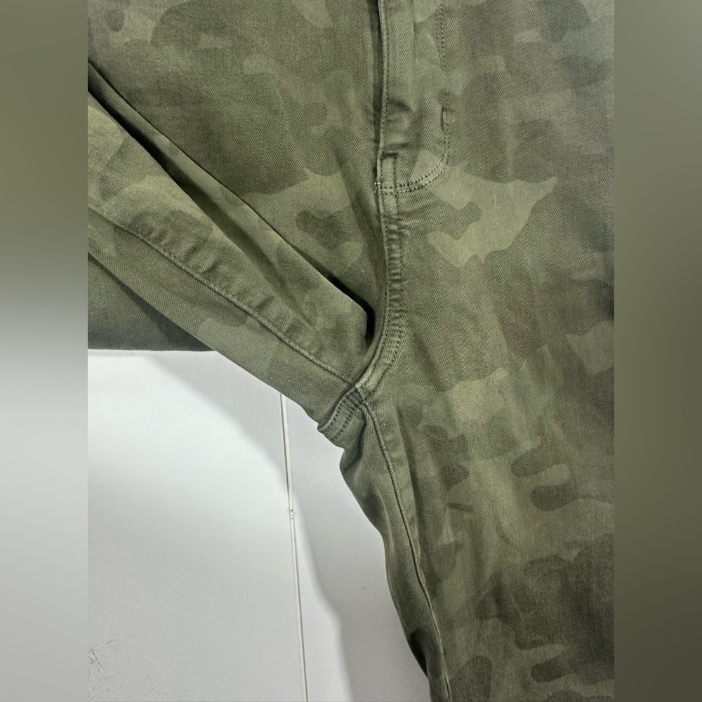 American Eagle Jeans Womens 4 Green Camo Curvy Super Hi Rise Jegging Distressed - Picture 4 of 13